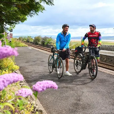 Kents Bank - Pet Friendly With Bay Views * Grange-over-Sands