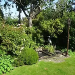 Holiday home Kents Bank - Pet Friendly With Bay Views