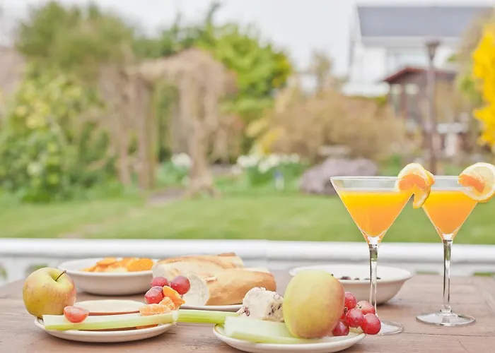 Kents Bank - Pet Friendly With Bay Views * Grange-over-Sands