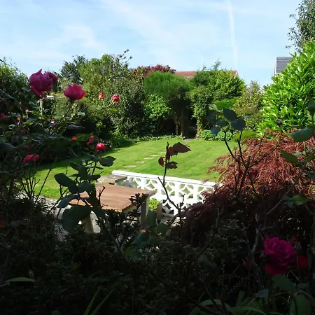 Holiday home Kents Bank - Pet Friendly With Bay Views *