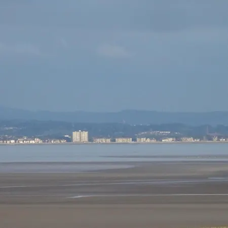 Kents Bank - Pet Friendly With Bay Views Ferienhaus