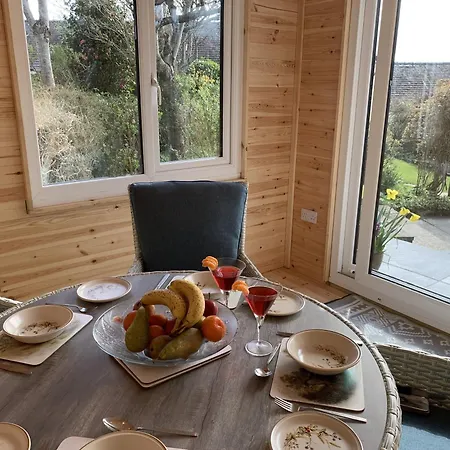 Kents Bank - Pet Friendly With Bay Views Holiday home *